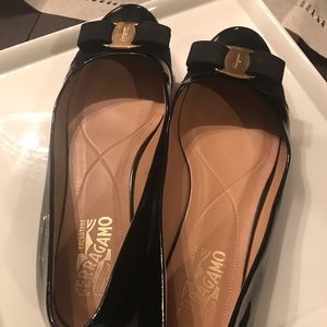 Black patent  Ferragamo Varina flats